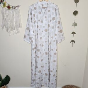 ORIENT 499 Stunning Kaftan in White with Silver & Gold Medallion Embroidery SM